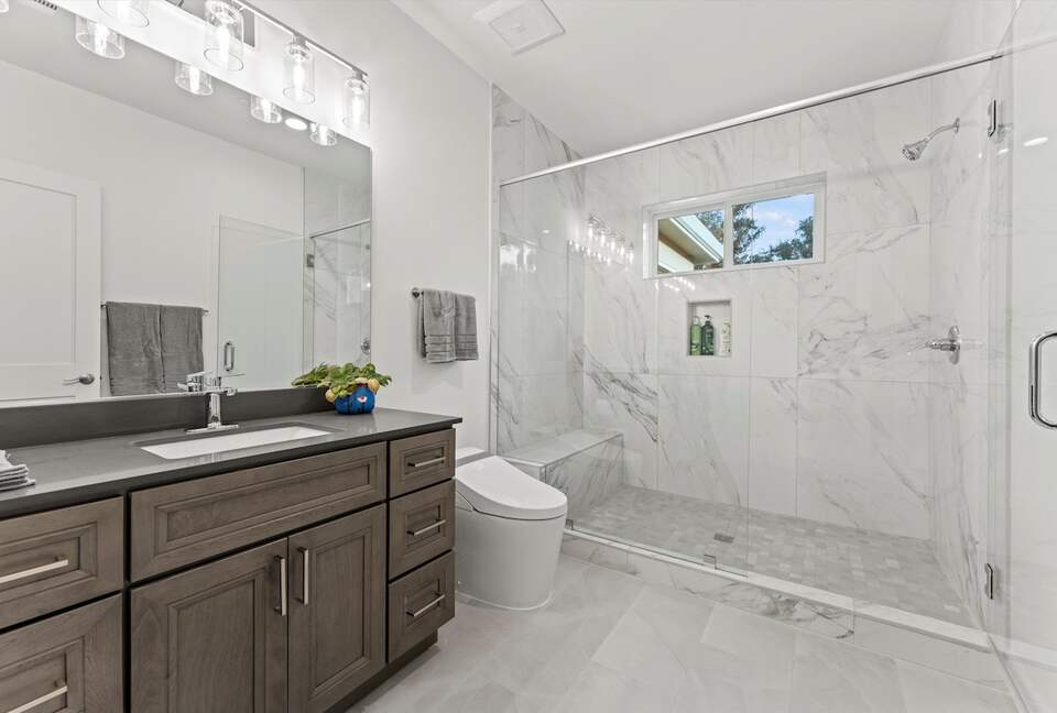 Elegant 5-Bedroom Home near Tech Hubs and Wine Country - San Jose, California