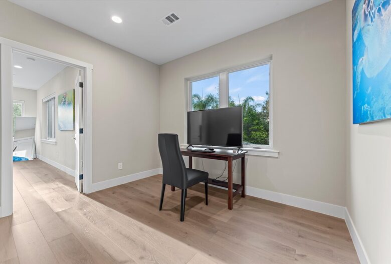 Elegant 5-Bedroom Home near Tech Hubs and Wine Country - San Jose, California