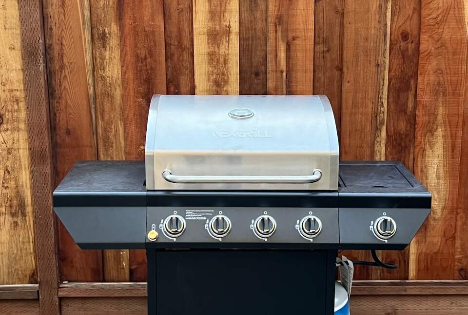 Elegant 5-Bedroom Home near Tech Hubs and Wine Country - San Jose, California