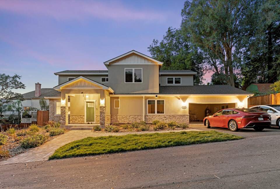 Elegant 5-Bedroom Home near Tech Hubs and Wine Country - San Jose, California