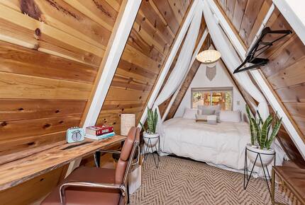 Peaceful Mountain A-Frame Escape Near Bear Lake - Big Bear Lake, California