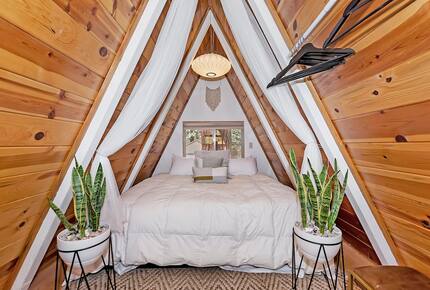 Peaceful Mountain A-Frame Escape Near Bear Lake - Big Bear Lake, California