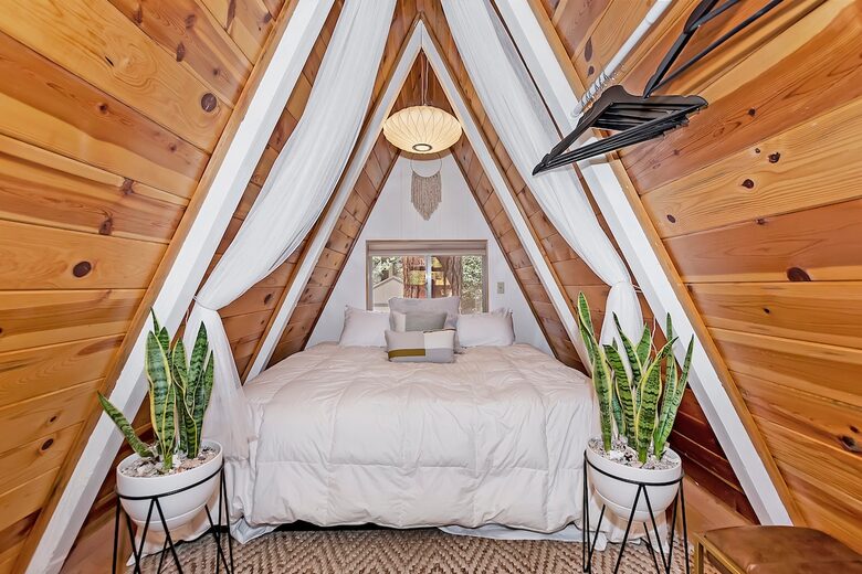 Peaceful Mountain A-Frame Escape Near Bear Lake - Big Bear Lake, California