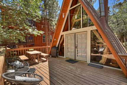 Peaceful Mountain A-Frame Escape Near Bear Lake - Big Bear Lake, California