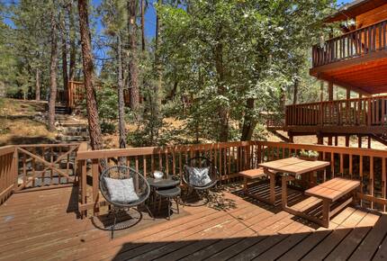 Peaceful Mountain A-Frame Escape Near Bear Lake - Big Bear Lake, California