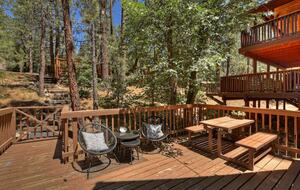 Peaceful Mountain A-Frame Escape Near Bear Lake - Big Bear Lake, California