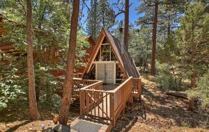 Peaceful Mountain A-Frame Escape Near Bear Lake - Big Bear Lake, California