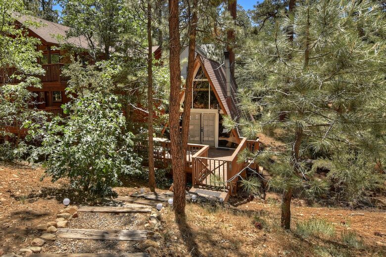 Peaceful Mountain A-Frame Escape Near Bear Lake - Big Bear Lake, California