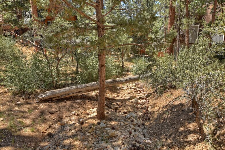 Peaceful Mountain A-Frame Escape Near Bear Lake - Big Bear Lake, California