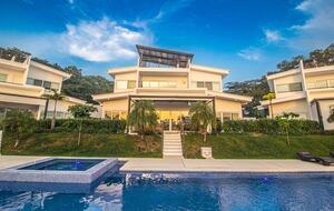 Tropical Luxury Retreat Steps from Avellanas Surf - Playa Avellanas, Costa Rica