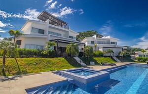 Tropical Luxury Retreat Steps from Avellanas Surf - Playa Avellanas, Costa Rica