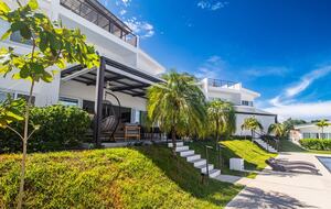Tropical Luxury Retreat Steps from Avellanas Surf - Playa Avellanas, Costa Rica