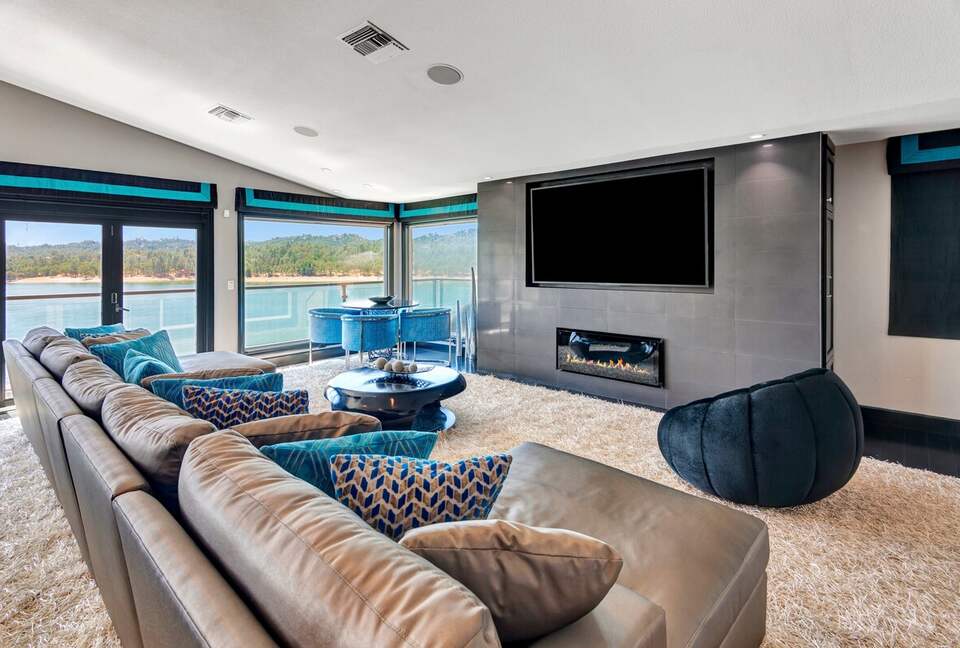 Lake Nacimiento Waterfront Haven for Family & Friends - Bradley, California