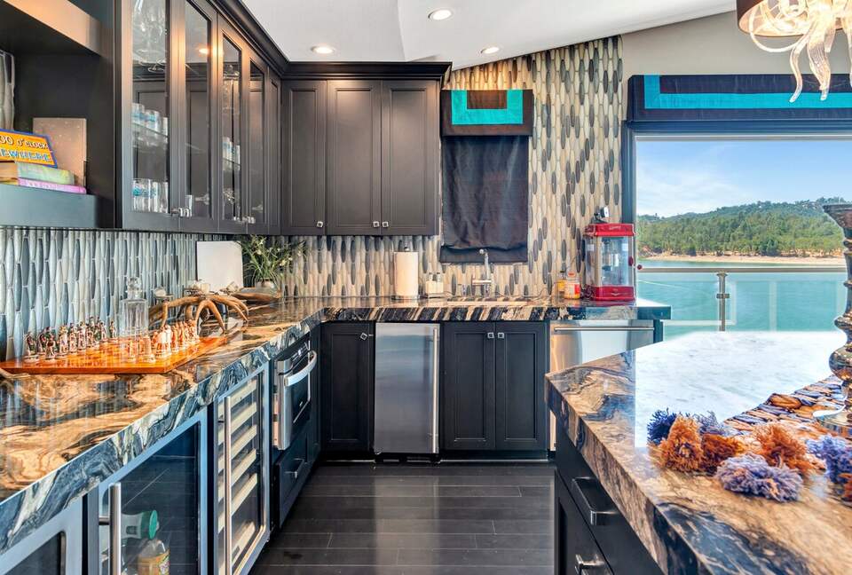 Lake Nacimiento Waterfront Haven for Family & Friends - Bradley, California