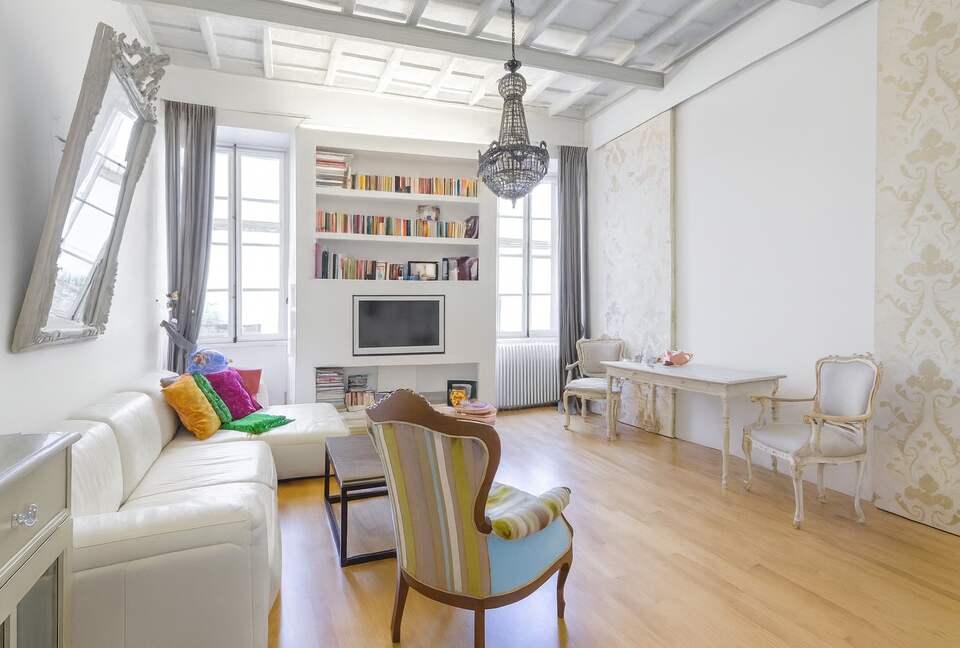 Charming Roman Apartment Near Piazza Navona - Rome, Italy
