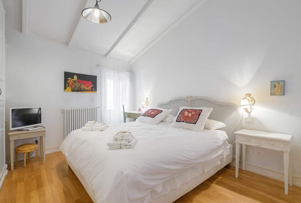 Charming Roman Apartment Near Piazza Navona - Rome, Italy