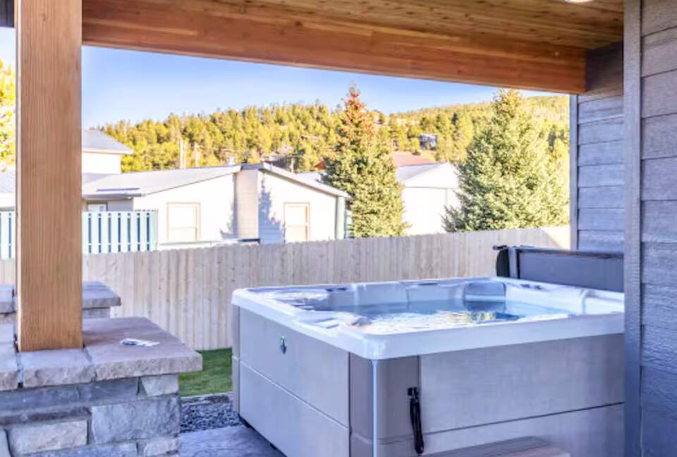 Expansive Montana Getaway with Views & Modern Comforts - Anaconda, Montana