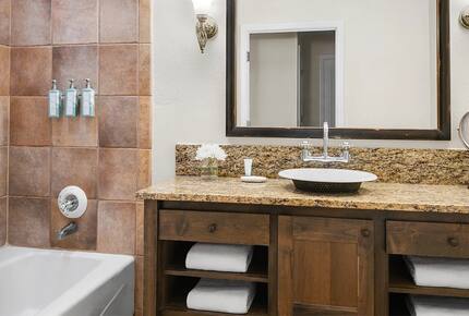 Wild Oak Ranch, San Antonio - Two-Bedroom Lock-Off Villa - San Antonio, Texas