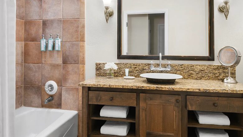 Wild Oak Ranch, San Antonio - Two-Bedroom Lock-Off Villa - San Antonio, Texas