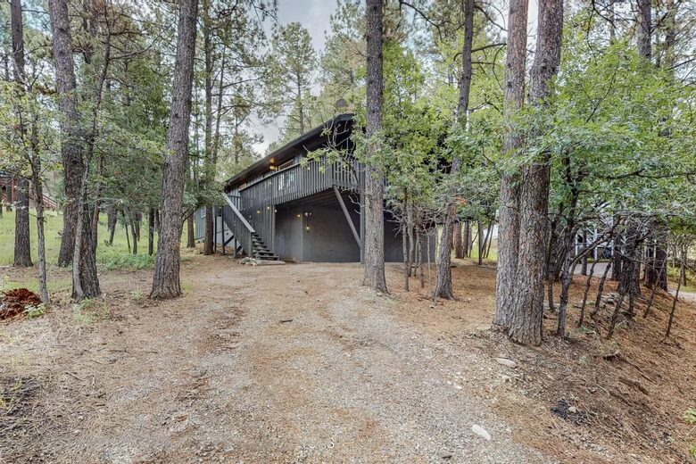 Cozy New Mexico Getaway Surrounded by Scenic Greens - Alto, New Mexico