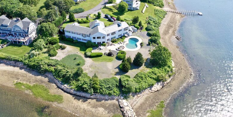 Oceanfront Handy Point Home with Panoramic Views - Pocasset, Massachusetts