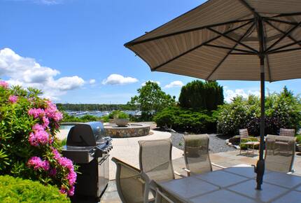 Oceanfront Handy Point Home with Panoramic Views - Pocasset, Massachusetts