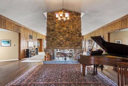 Oceanfront Handy Point Home with Panoramic Views - Pocasset, Massachusetts