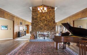 Oceanfront Handy Point Home with Panoramic Views - Pocasset, Massachusetts