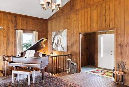 Oceanfront Handy Point Home with Panoramic Views - Pocasset, Massachusetts