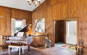 Oceanfront Handy Point Home with Panoramic Views - Pocasset, Massachusetts