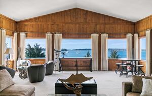 Oceanfront Handy Point Home with Panoramic Views - Pocasset, Massachusetts