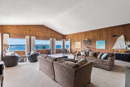 Oceanfront Handy Point Home with Panoramic Views - Pocasset, Massachusetts