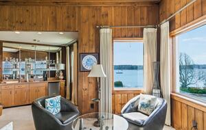 Oceanfront Handy Point Home with Panoramic Views - Pocasset, Massachusetts