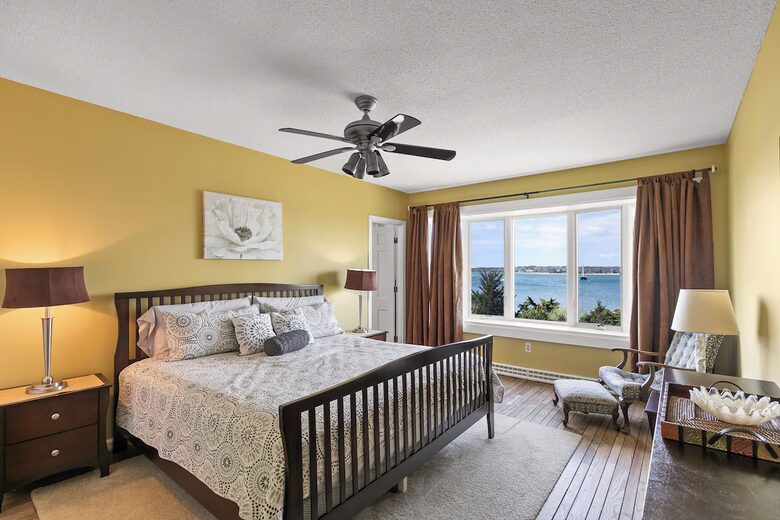 Oceanfront Handy Point Home with Panoramic Views - Pocasset, Massachusetts