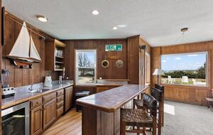 Oceanfront Handy Point Home with Panoramic Views - Pocasset, Massachusetts