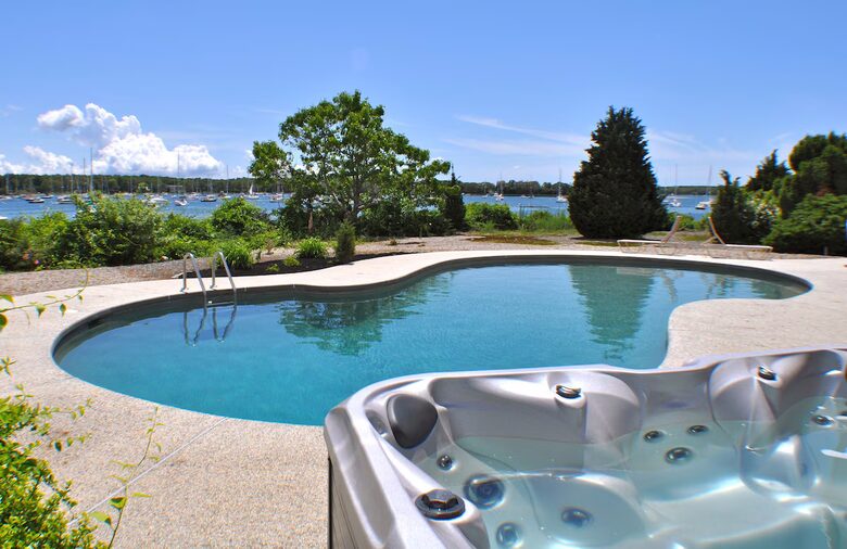 Oceanfront Handy Point Home with Panoramic Views - Pocasset, Massachusetts