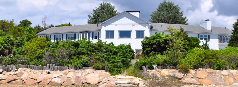 Oceanfront Handy Point Home with Panoramic Views - Pocasset, Massachusetts
