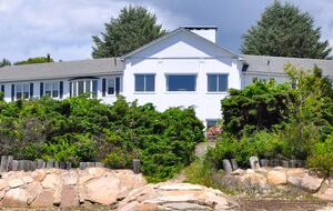 Oceanfront Handy Point Home with Panoramic Views - Pocasset, Massachusetts