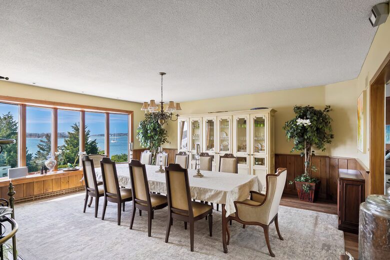 Oceanfront Handy Point Home with Panoramic Views - Pocasset, Massachusetts