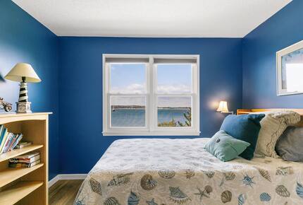 Oceanfront Handy Point Home with Panoramic Views - Pocasset, Massachusetts