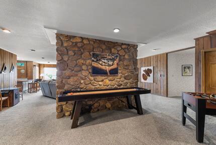 Oceanfront Handy Point Home with Panoramic Views - Pocasset, Massachusetts