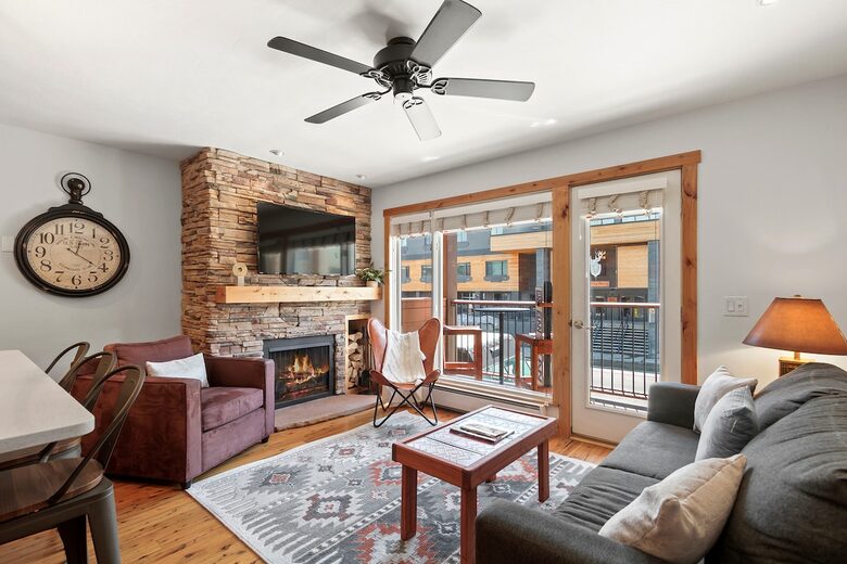 Ski-In Convenience Meets Mountain Charm on Park Avenue - Breckenridge, Colorado