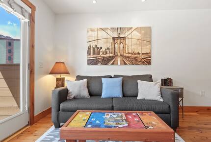 Ski-In Convenience Meets Mountain Charm on Park Avenue - Breckenridge, Colorado