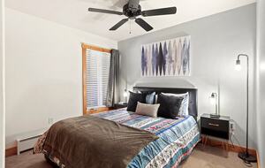 Ski-In Convenience Meets Mountain Charm on Park Avenue - Breckenridge, Colorado