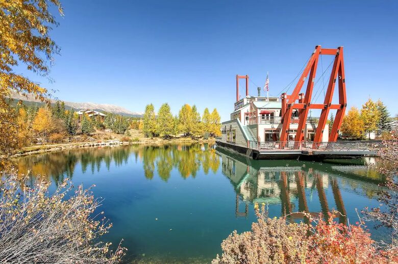 Ski-In Convenience Meets Mountain Charm on Park Avenue - Breckenridge, Colorado