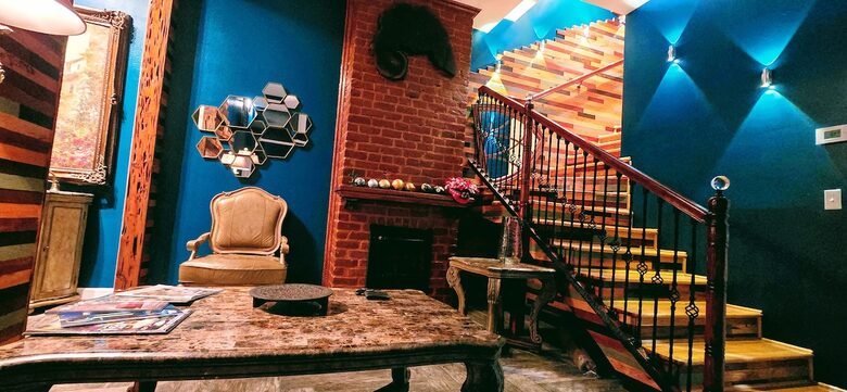 Baronne Street Creative Retreat - New Orleans, Louisiana