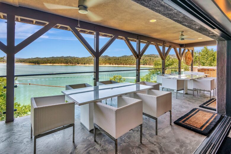 Lake Nacimiento Waterfront Haven for Family & Friends - Bradley, California