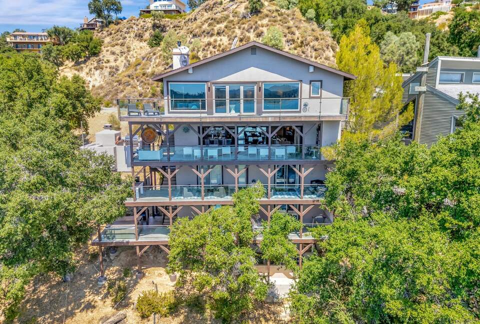 Lake Nacimiento Waterfront Haven for Family & Friends - Bradley, California