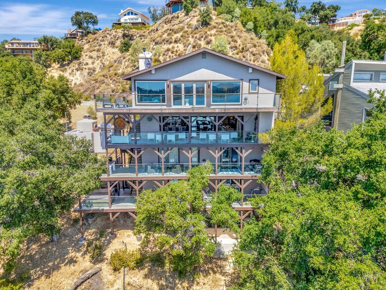 Lake Nacimiento Waterfront Haven for Family & Friends - Bradley, California