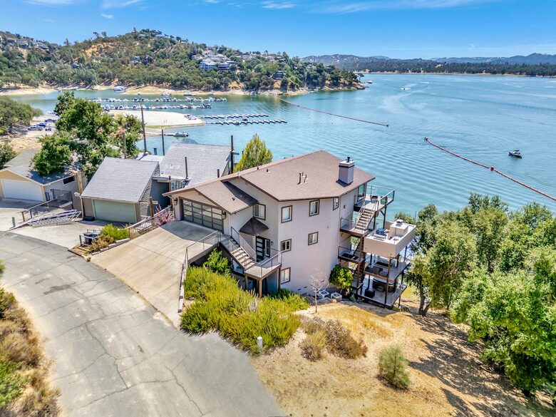 Lake Nacimiento Waterfront Haven for Family & Friends - Bradley, California